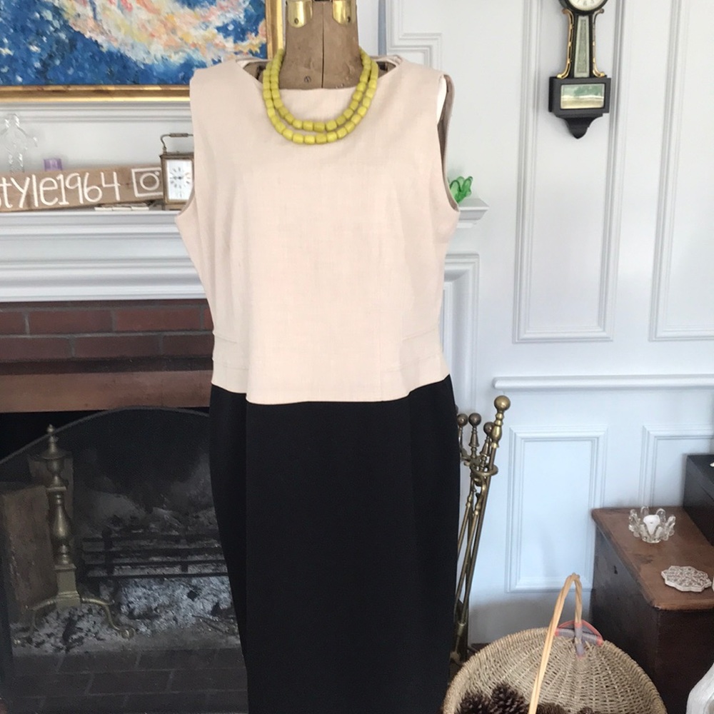 Women's Tahari Arthur S. Levine Dress Sz 16